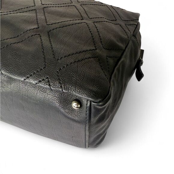 CHANEL Vintage 2007 Black Lambskin Leather CC Logo Medium Shoulder Bag - Picture 5 of 16